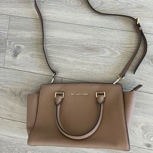 Michael Kors hand bag